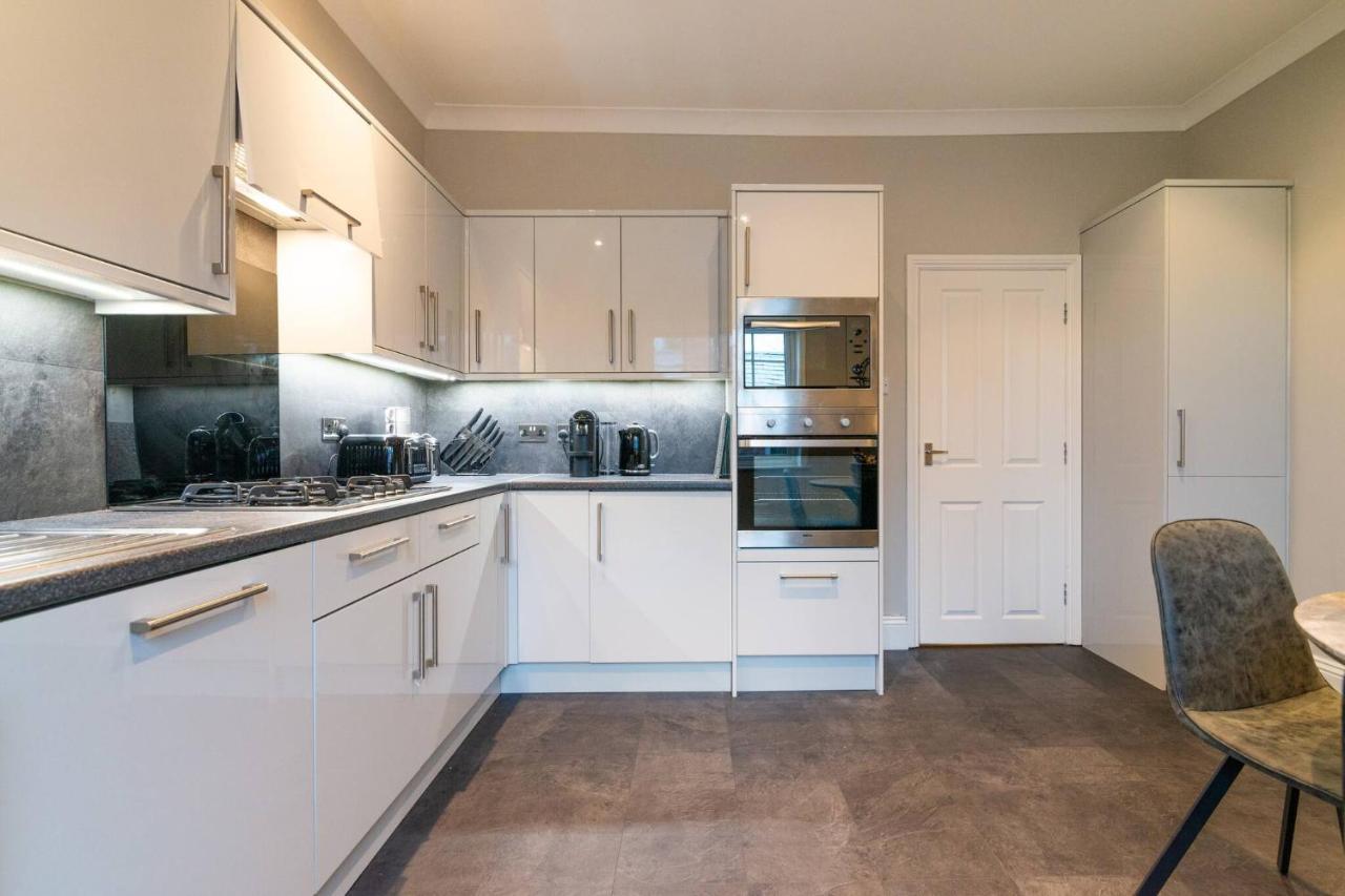 Modern Living 2 Bedroom Apartment South Уилмслоу Экстерьер фото